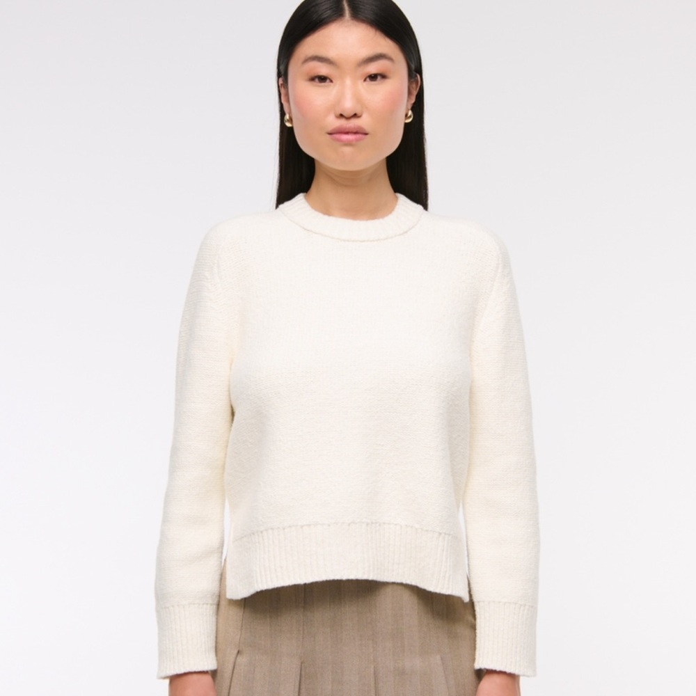 A&F White Madeline Crew Sweater XS